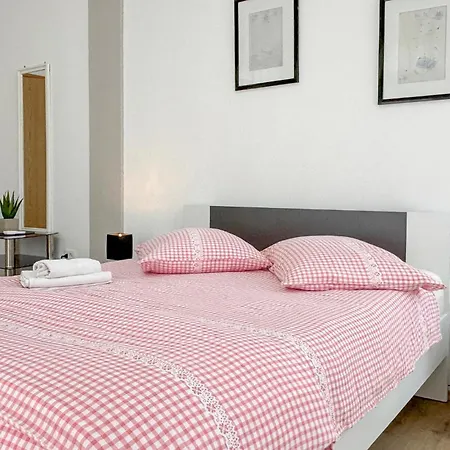 2 Bedroom Cozy In *