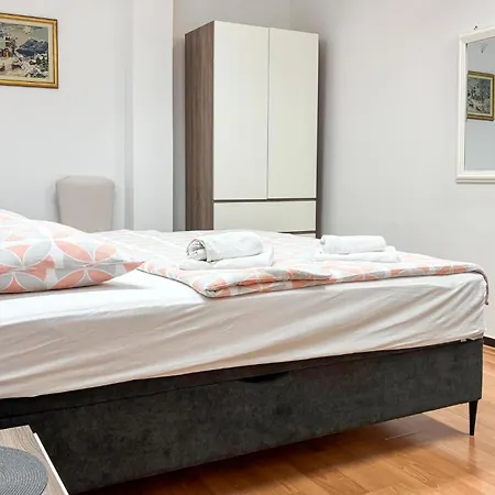 2 Bedroom Cozy In Žminj